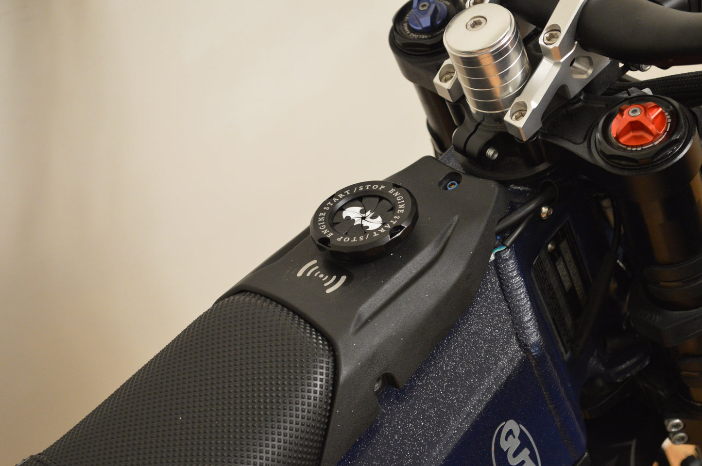 Talaria / Surron Ignition Bat Spinning Cover